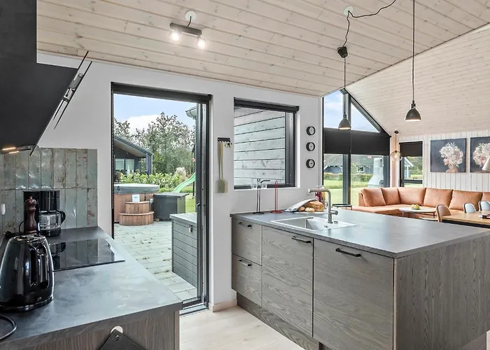 Сasa de vacaciones Lovely In Idestrup With Sauna Bøtø By